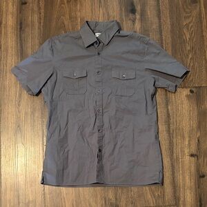 Claiborne Short-Sleeve Button-Down Shirt in Gray